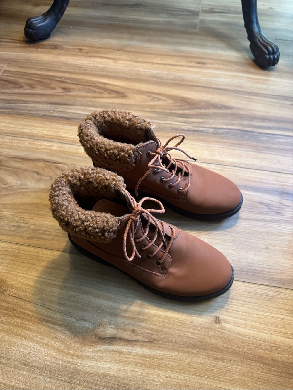Rouge Helium Brown Lace-Up Women's Ankle Boots with Sherpa Trim